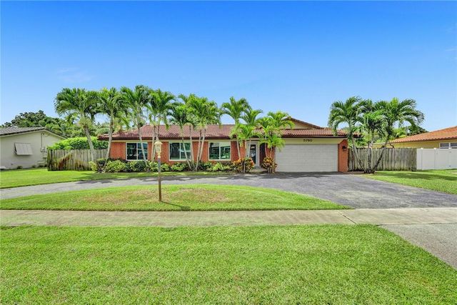 5760 SW 7th Street, Plantation, FL 33317