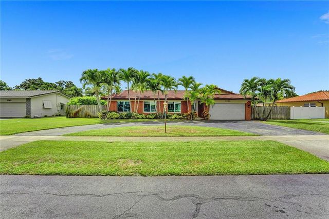 5760 SW 7th Street, Plantation, FL 33317