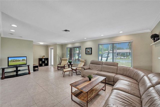 5760 SW 7th Street, Plantation, FL 33317