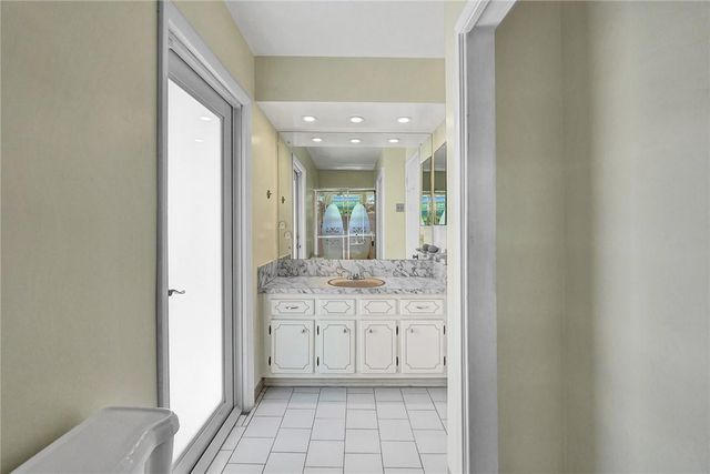 5760 SW 7th Street, Plantation, FL 33317