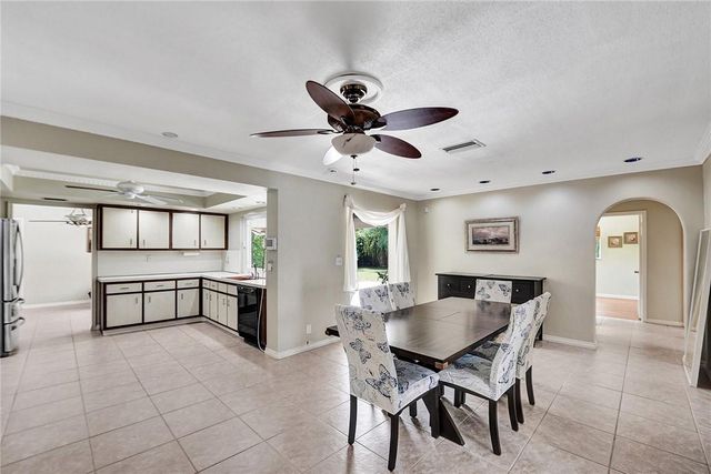 5760 SW 7th Street, Plantation, FL 33317