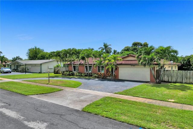 5760 SW 7th Street, Plantation, FL 33317
