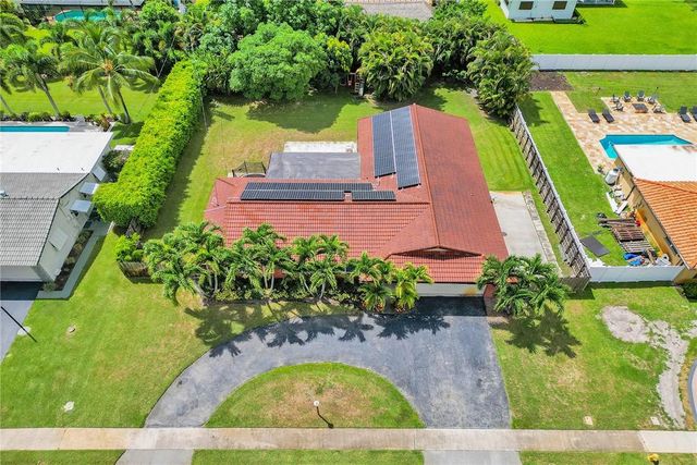 5760 SW 7th Street, Plantation, FL 33317