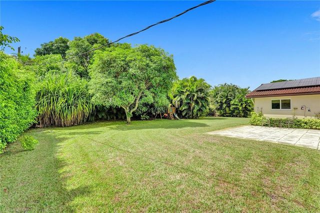 5760 SW 7th Street, Plantation, FL 33317