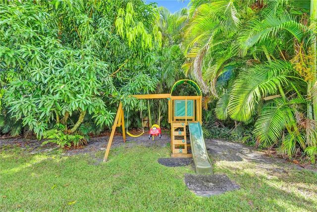 5760 SW 7th Street, Plantation, FL 33317