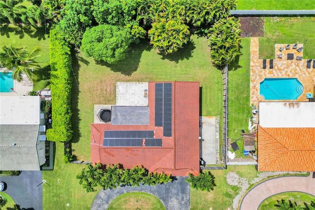 5760 SW 7th Street, Plantation, FL 33317