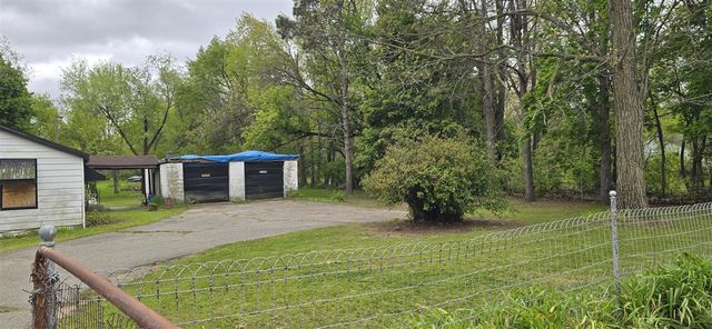 17881 S River Road, Three Rivers, MI 49093