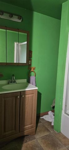 17881 S River Road, Three Rivers, MI 49093