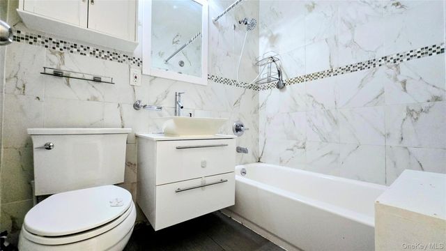 137-05 Franklin Avenue 6D, Flushing, NY 11355