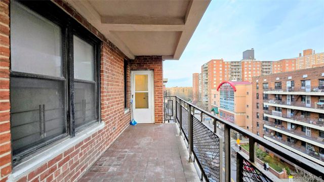 137-05 Franklin Avenue 6D, Flushing, NY 11355