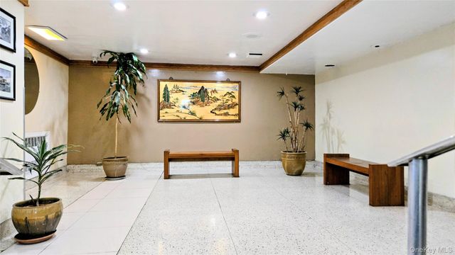 137-05 Franklin Avenue 6D, Flushing, NY 11355