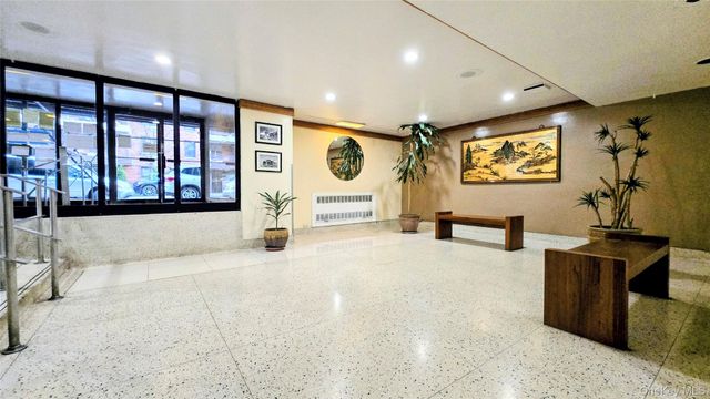 137-05 Franklin Avenue 6D, Flushing, NY 11355