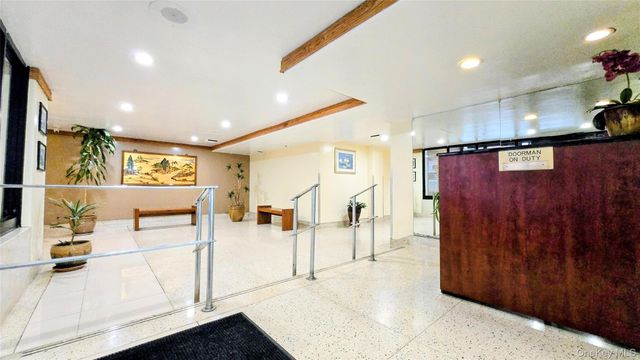 137-05 Franklin Avenue 6D, Flushing, NY 11355