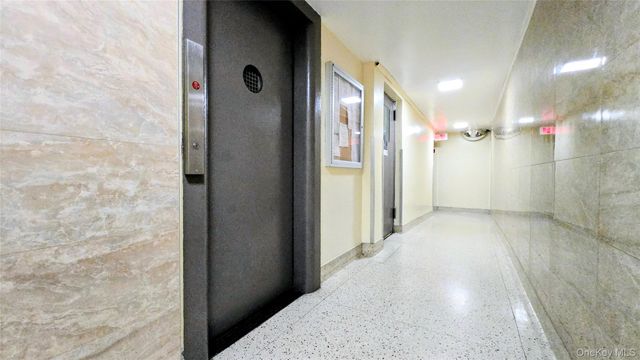 137-05 Franklin Avenue 6D, Flushing, NY 11355