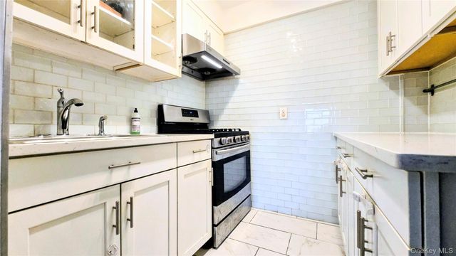 137-05 Franklin Avenue 6D, Flushing, NY 11355