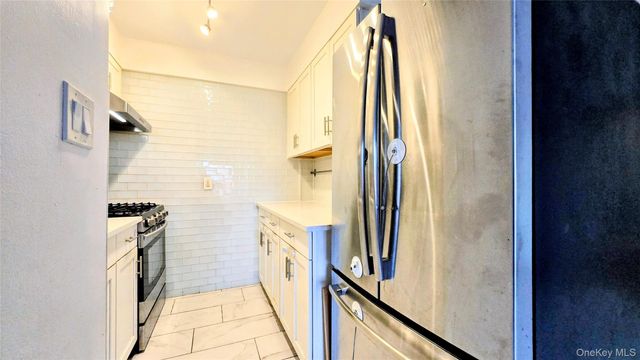 137-05 Franklin Avenue 6D, Flushing, NY 11355