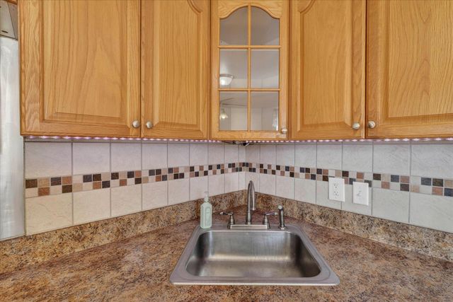 4701 Croissant Street, Dearborn Heights, MI 48125