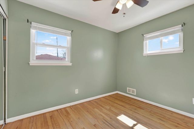 4701 Croissant Street, Dearborn Heights, MI 48125