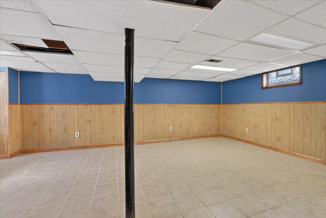 4701 Croissant Street, Dearborn Heights, MI 48125