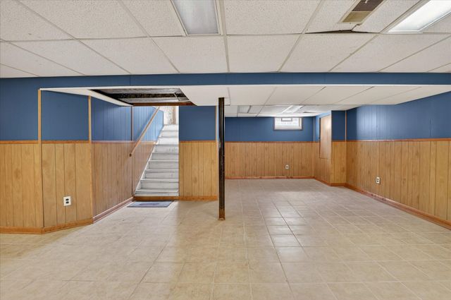 4701 Croissant Street, Dearborn Heights, MI 48125