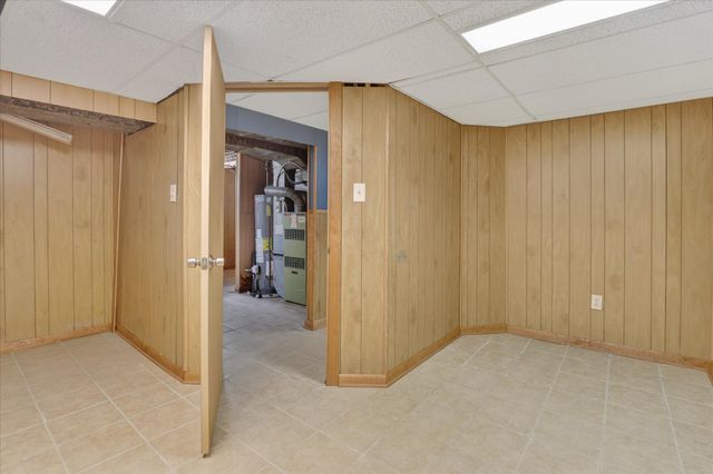 4701 Croissant Street, Dearborn Heights, MI 48125