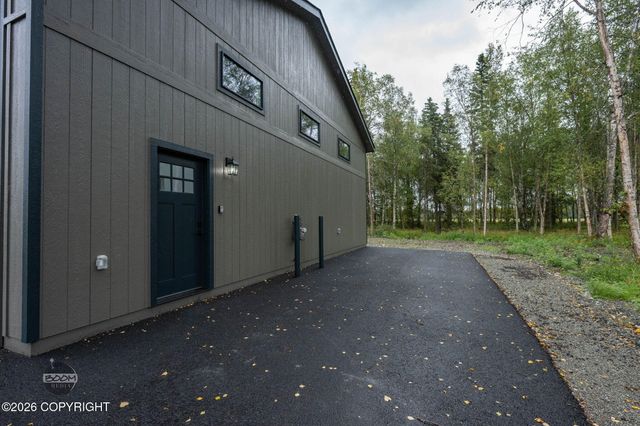 5837 S Gates Street, Palmer, AK 99645