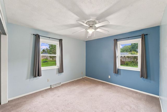 1221 Calumett Drive, Cedar Falls, IA 50613