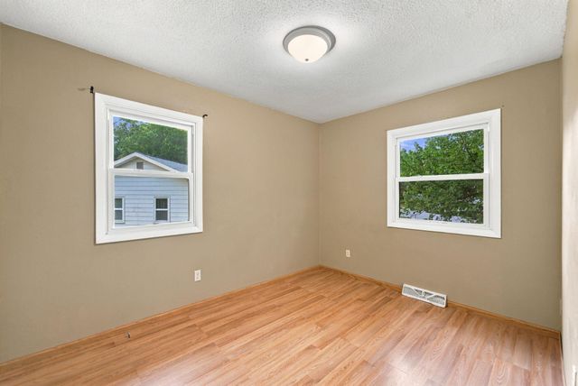 1221 Calumett Drive, Cedar Falls, IA 50613