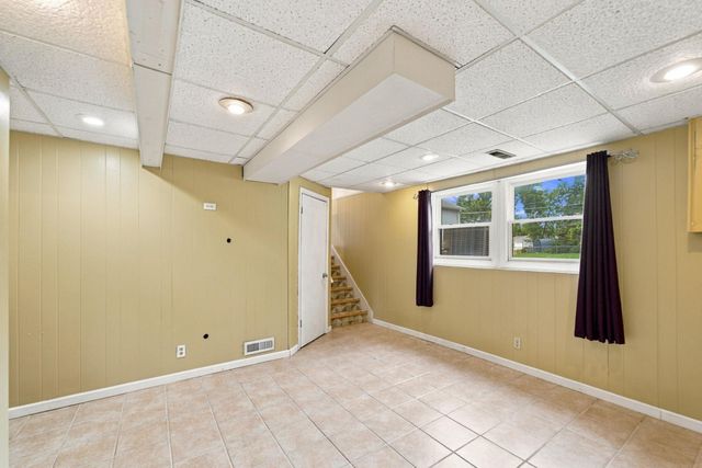 1221 Calumett Drive, Cedar Falls, IA 50613