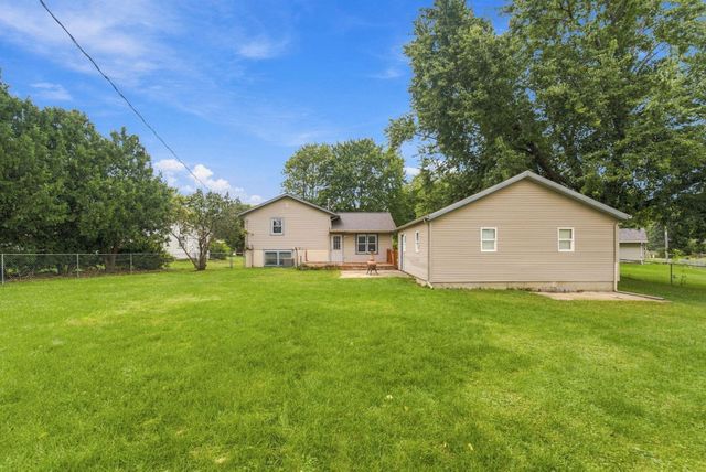 1221 Calumett Drive, Cedar Falls, IA 50613