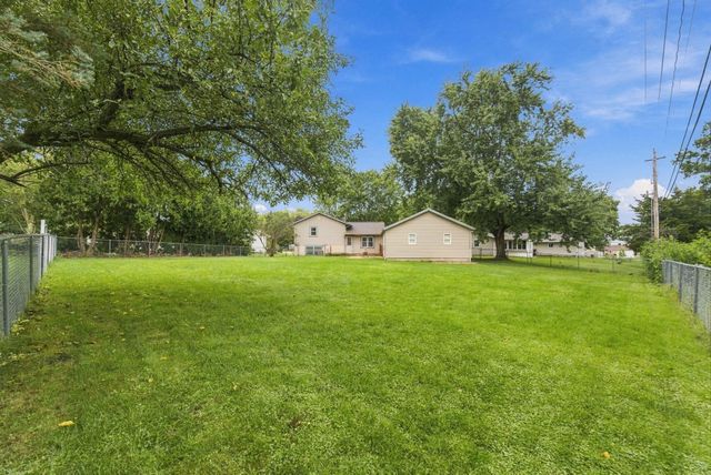 1221 Calumett Drive, Cedar Falls, IA 50613