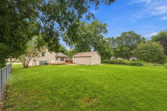1221 Calumett Drive, Cedar Falls, IA 50613