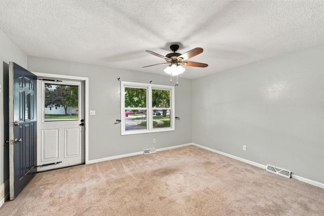 1221 Calumett Drive, Cedar Falls, IA 50613