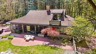 3255 Lake Trail Drive, Saugatuck Twp, MI 49453