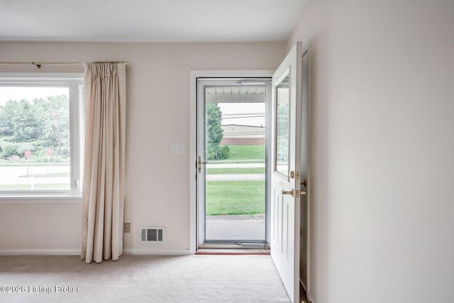 5900 Outer Loop, Louisville, KY 40219