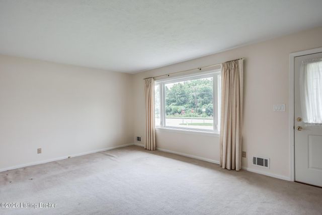 5900 Outer Loop, Louisville, KY 40219
