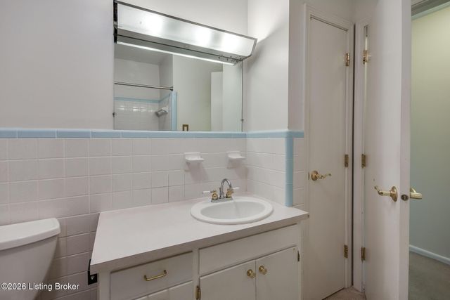 5900 Outer Loop, Louisville, KY 40219