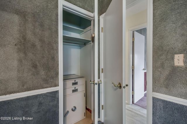 5900 Outer Loop, Louisville, KY 40219