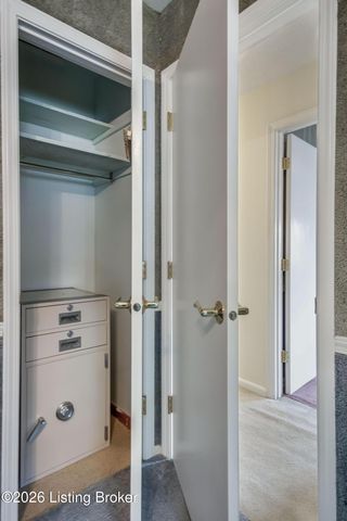 5900 Outer Loop, Louisville, KY 40219