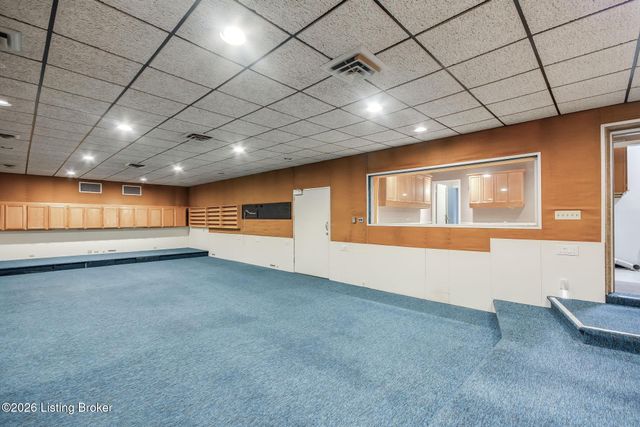 5900 Outer Loop, Louisville, KY 40219