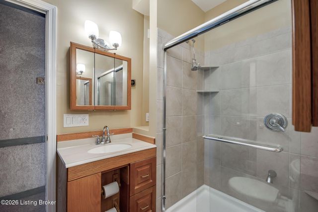 5900 Outer Loop, Louisville, KY 40219
