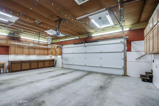 5900 Outer Loop, Louisville, KY 40219