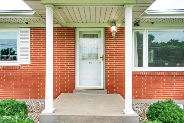 5900 Outer Loop, Louisville, KY 40219