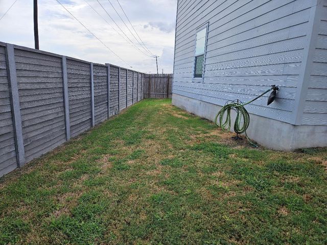 17721 Somerville CT, Elgin, TX 78621