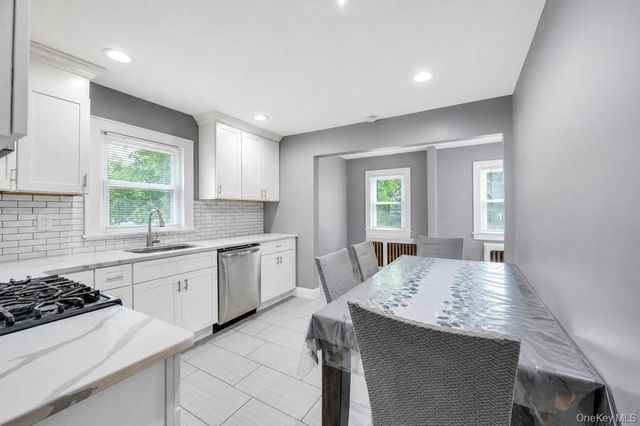 12 Mallar Avenue, Bay Shore, NY 11706
