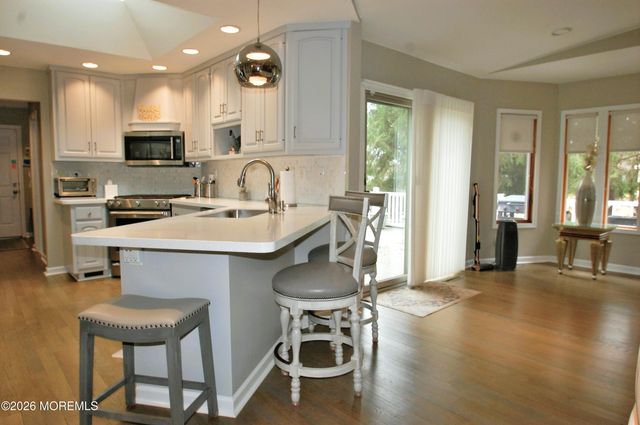 32 Cameron Court, Freehold, NJ 07728