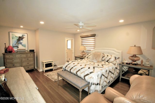 32 Cameron Court, Freehold, NJ 07728