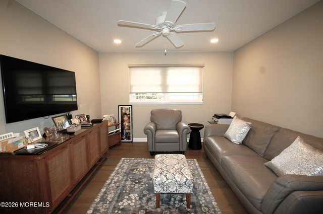 32 Cameron Court, Freehold, NJ 07728