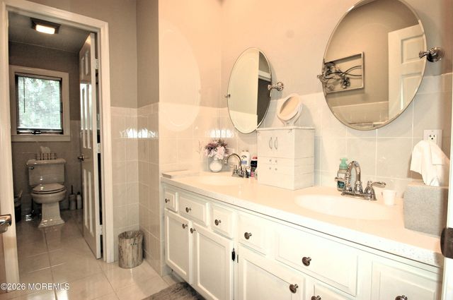 32 Cameron Court, Freehold, NJ 07728