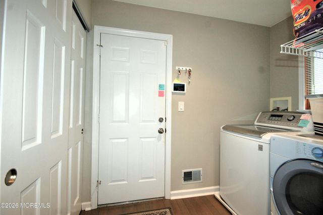 32 Cameron Court, Freehold, NJ 07728